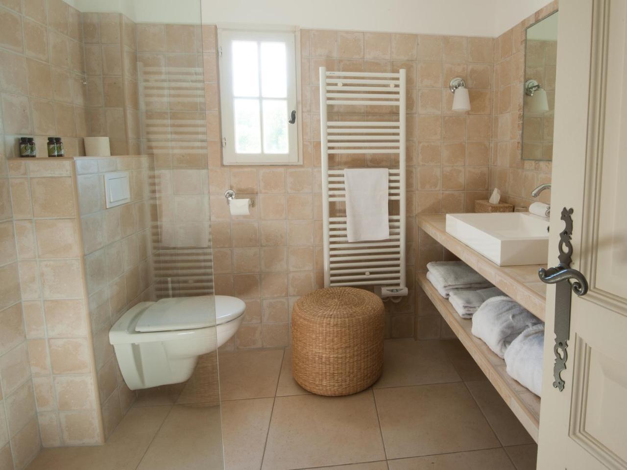 Bed and Breakfast Domaine Le Bois Des Dames Chantemerle-les-Grignan Екстер'єр фото